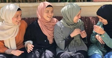 একসঙ্গে কুরআন মুখস্থ করলেন জমজ ৪ বোন