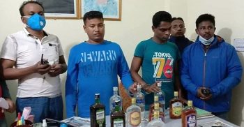 কুয়াকাটায় বিদেশী মদসহ দুইজনকে আটক