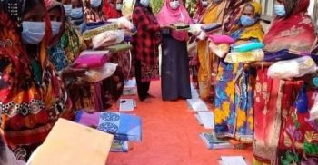 গলাচিপায় গরীব অসহায় মহিলাদের মাঝে খাদ্য ও সুরক্ষা সামগ্রী বিতরণ