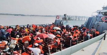জাহাজে চড়ে ভাসানচরের উদ্দেশে যাত্রা রোহিঙ্গাদের