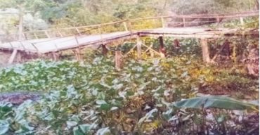 গলাচিপার চাঁনখা ব্রিজের বেহাল দশা