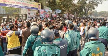 বিএনপির সমাবেশে পুলিশের হামলা: গ্রেপ্তারের অভিযোগ