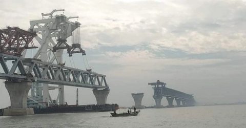পদ্মাসেতুতে বসল ৪০তম স্প্যান, রইল বাকি এক