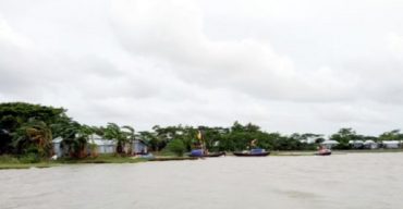 দক্ষিনাঞ্চলে প্রকৃতির সাথে যুদ্ধ করে বেঁচে আছে চর বাংলার মানুষ