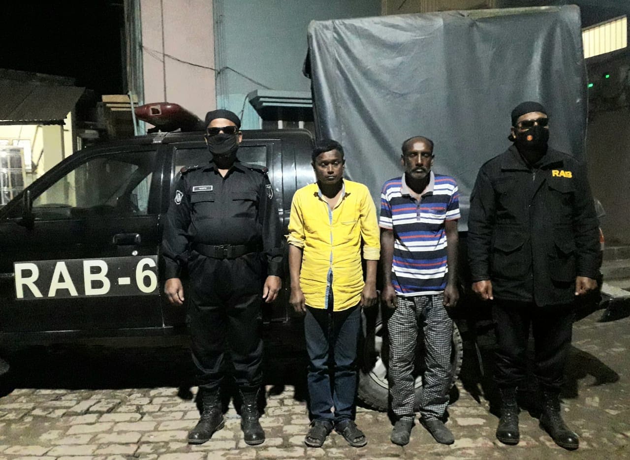 বেনাপোলে ভারতীয় ফেনসিডিল সহ হাতেনাতে আটক-২