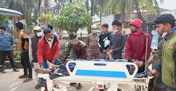 কলাপাড়ায় গভীর রাতে নারী ইউপি সদস্যের বাড়ীতে মুখোশধারীদের হানা