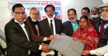 গলাচিপায় বাংলাদেশ মানবাধিকার কমিশন কর্তৃক শীতবস্ত্র বিতরণ