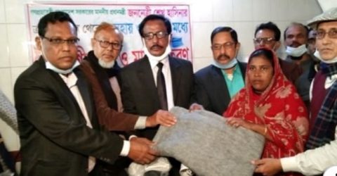 গলাচিপায় বাংলাদেশ মানবাধিকার কমিশন কর্তৃক শীতবস্ত্র বিতরণ