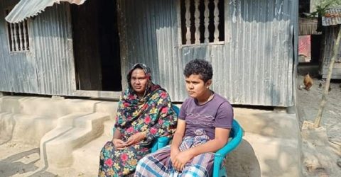 অসুস্থ প্রতিবন্ধী মিলন বাঁচতে চায়