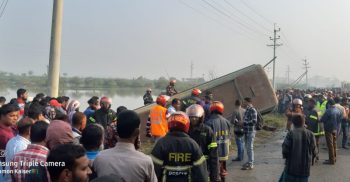 সাতক্ষীরায় যাত্রীবাহী বাস নিয়ন্ত্রন হারিয়ে খাদে পড়ে দুইজন নিহত ও দশজন আহত