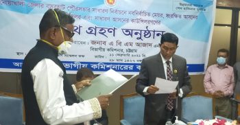 শপথ নিলেন নবনির্বাচিত মেয়র আবদুল কাদের মির্জা