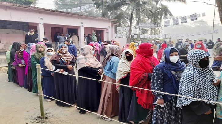 দেশে চতুর্থ ধাপে ৩৪ জেলার ৫৫টি পৌরসভায় ভোটগ্রহণ চলছে