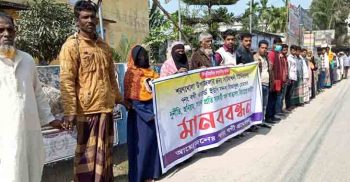 বাগেরহাটে প্রধানমন্ত্রীর আবাসন প্রকল্পের ভবন মেম্বর  মা ও ভাইয়ের নামে নিয়েছেন
