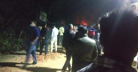 মাইকিং করে জাবি শিক্ষার্থীদের ওপর গ্রামবাসীর হামলা! আহত-৪০