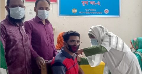 টিকায় আগ্রহ বেড়েছে দশমিনায় বিভিন্ন শ্রেনী পেশার মানুষের