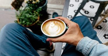 সকালে খালি পেটে কফি পান করলে পানিশূন্য করে তোলে শরীরকে!