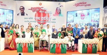 একুশে পদক পেলেন ২১ গুণীজন