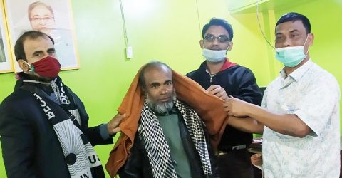শিক্ষার আলো ফাউন্ডেশনের কম্বল বিতরণ