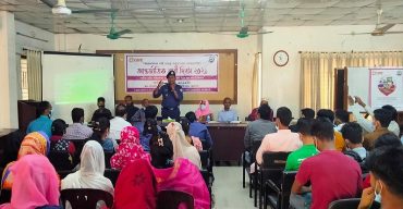 বাল্যবিবাহের বিরুদ্ধে রুখে দাঁড়াতে হবে একসাথে