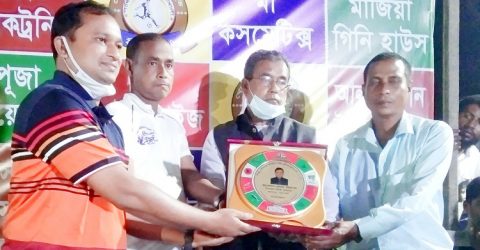 কলাপাড়ায় মিনিবার নাইট ফুটবল টুর্নামেন্ট’র ফাইনাল খেলা সম্পন্ন