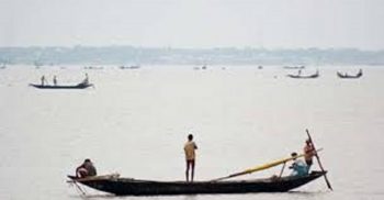 রাঙ্গাবালীতে তরমুজ বোঝাই ট্রলারে হামলা