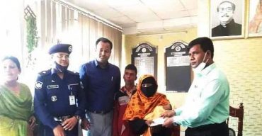 সুদের টাকা পরিশোধে ২২ দিনের সন্তান বিক্রি (ভিডিও সহ)