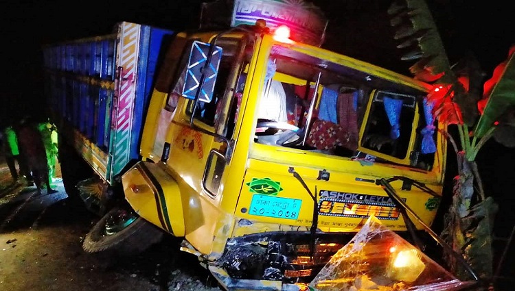 আমতলীতে সড়ক দূর্ঘটনায় চেয়ারম্যান প্রার্থীসহ নিহত দুই আহত দুই