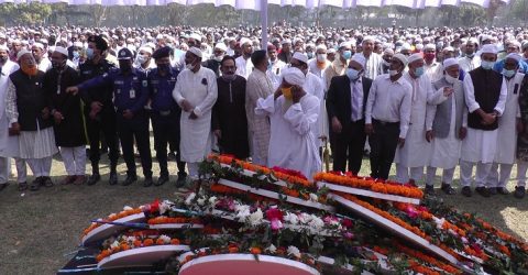 সিরাজগঞ্জে এইচ টি ইমামের জানাজায় মানুষের ঢল