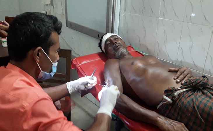 বাগেরহাটে দুই ইউপি চেয়ারম্যান সমর্থকদের মধ্যে সংঘর্ষে আহত-১৩