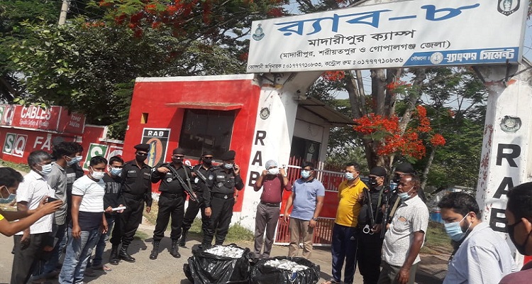 মাদারীপুরে র্যাবের অভিযানে ১২শ’কেজি জাটকা জব্দ ১০ হাজার টাকা জরিমানা