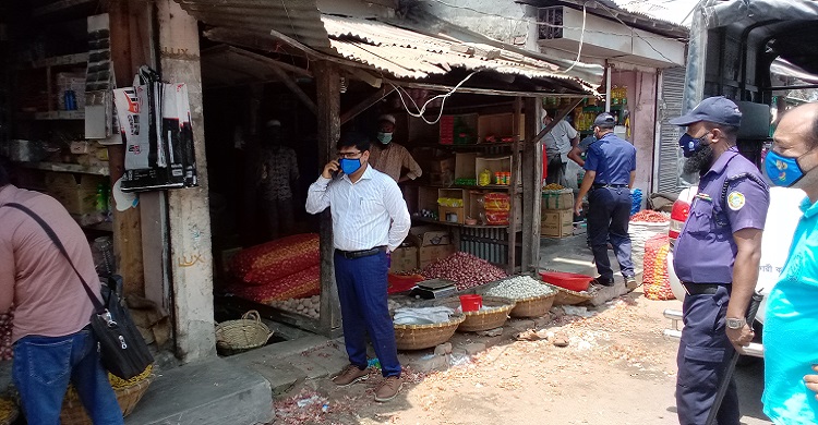গলাচিপায় সরকারি বিধিনিষেধ কার্যকরে তৎপর প্রশাসন