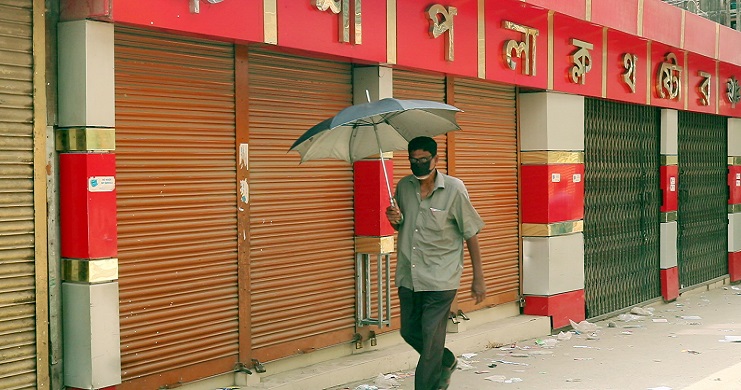 নওগাঁয় সর্বাত্মক লকডাউন পালিত হচ্ছে