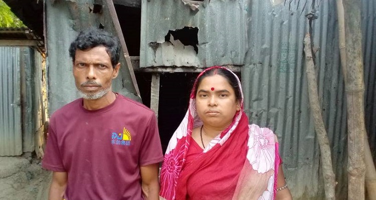 গলাচিপায় অবশেষে ২সন্তানের জননী সূচিত্রা রানী পেলো প্রধানমন্ত্রীর দেওয়া ঘর
