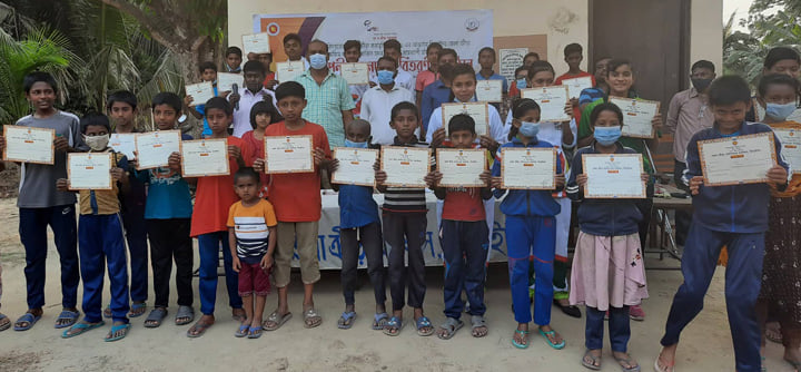 ঝিনাইদহে মাসব্যাপী সাঁতার প্রশিক্ষণ সমাপনী ও পুরস্কার বিতরণ