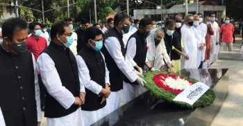 মুজিবনগর দিবসে বঙ্গবন্ধুর প্রতিকৃতিতে প্রধানমন্ত্রীর শ্রদ্ধা