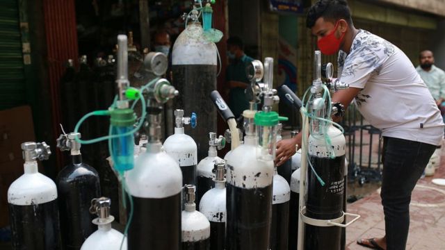কারখানার চাপে রোগীর অক্সিজেন নেই!
