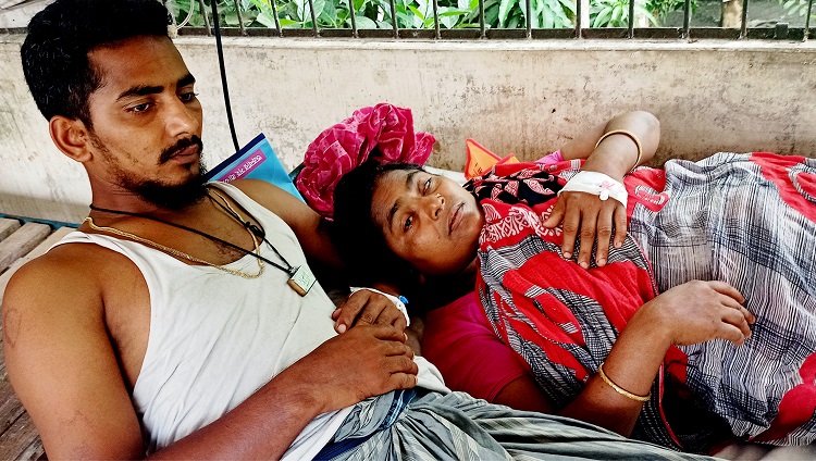 গলাচিপায় প্রতিবন্ধী মা ও ছেলেকে মারধর: হাসপাতালে ভর্তি