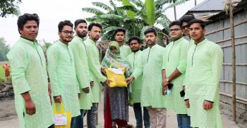 ফেসবুক গ্রুপ প্রিয় খানসামা’র ঈদ উপহার পেল ২১৫ অসহায়-দরিদ্র পরিবার