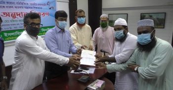 ঝিনাইদহে দারুল আরকাম মাদ্রাসার শিক্ষকদের মাঝে প্রধানমন্ত্রীর দেওয়া অনুদান বিতরণ