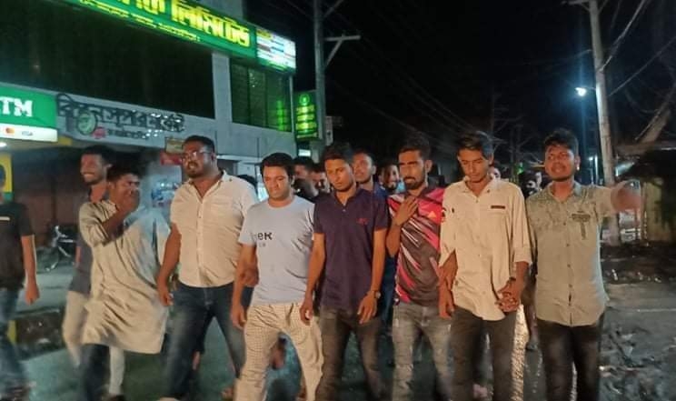 সাতক্ষীরা জেলা ছাত্রলীগের কমিটি ঘোষনায় কলারোয়ায় আনন্দ মিছিল ও মিষ্টি বিতরণ