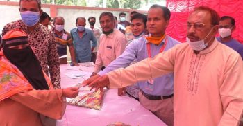 ঝিনাইদহে ৫’শ হতদরিদ্র পরিবারের মাঝে প্রধানমন্ত্রীর উপহার বিতরণ