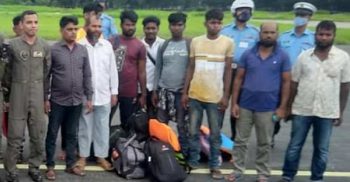 ডুবে যাওয়া জাহাজের ১২ নাবিককে উদ্ধার করলো বিমান বাহিনী