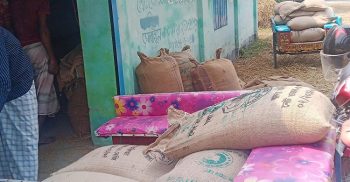 বগুড়ায় ৯৯৯ এ ফোন পেয়ে ভিজিডি কার্ডের ১৮ বস্তা চাল জব্দ