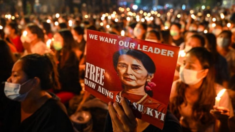 অভ্যু’ত্থা’নের পর প্রথম সশরীরে আদা’লতে সু’চি