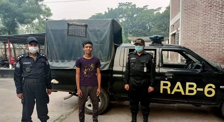 হরিণাকুন্ডুর আলোচিত ধর্ষন মামলার পলাতক আসামী কুষ্টিয়া থেকে গ্রেফতার