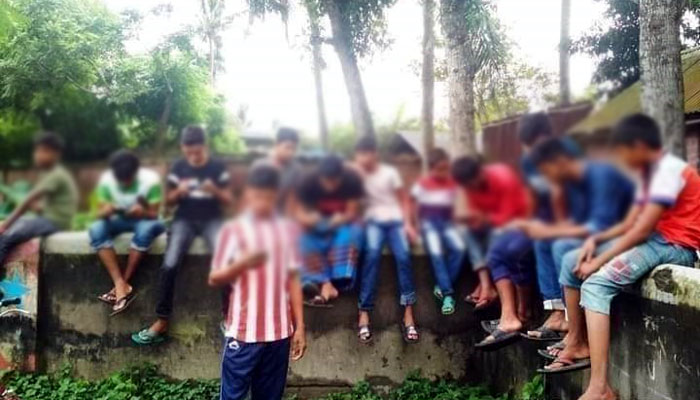 শিক্ষাপ্রতিষ্ঠান বন্ধ থাকায় শিক্ষার্থীরা অসামাজিক কাজে জড়িয়ে পড়ছে