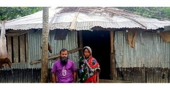 গলাচিপায় অসহায়ের পাশে দাঁড়ানোর মতো কেউ নাই!