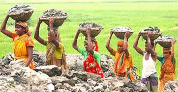 করোনাকালে বেশি ক্ষতির শিকার নারী শ্রমিক