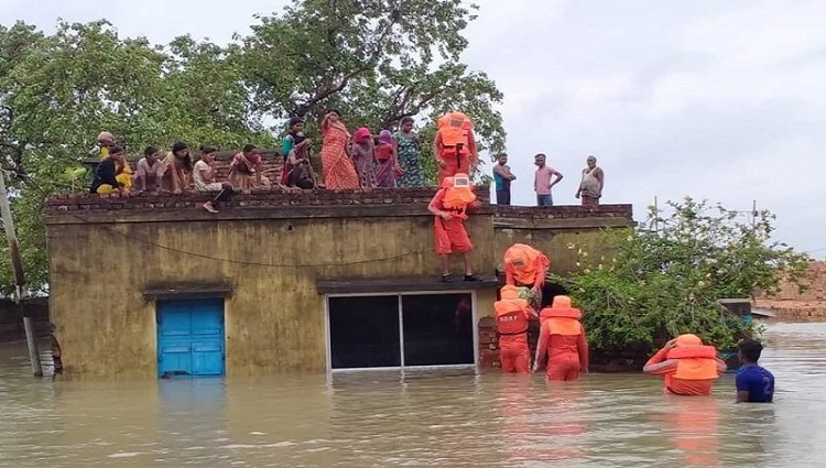 ঘূর্ণিঝড় ইয়াসে কলকাতা বেঁচে গেলেও ব্যাপক ক্ষতি দীঘায়