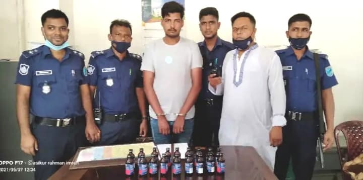 ফতুল্লায় ফেন্সিডিলসহ আটক-১